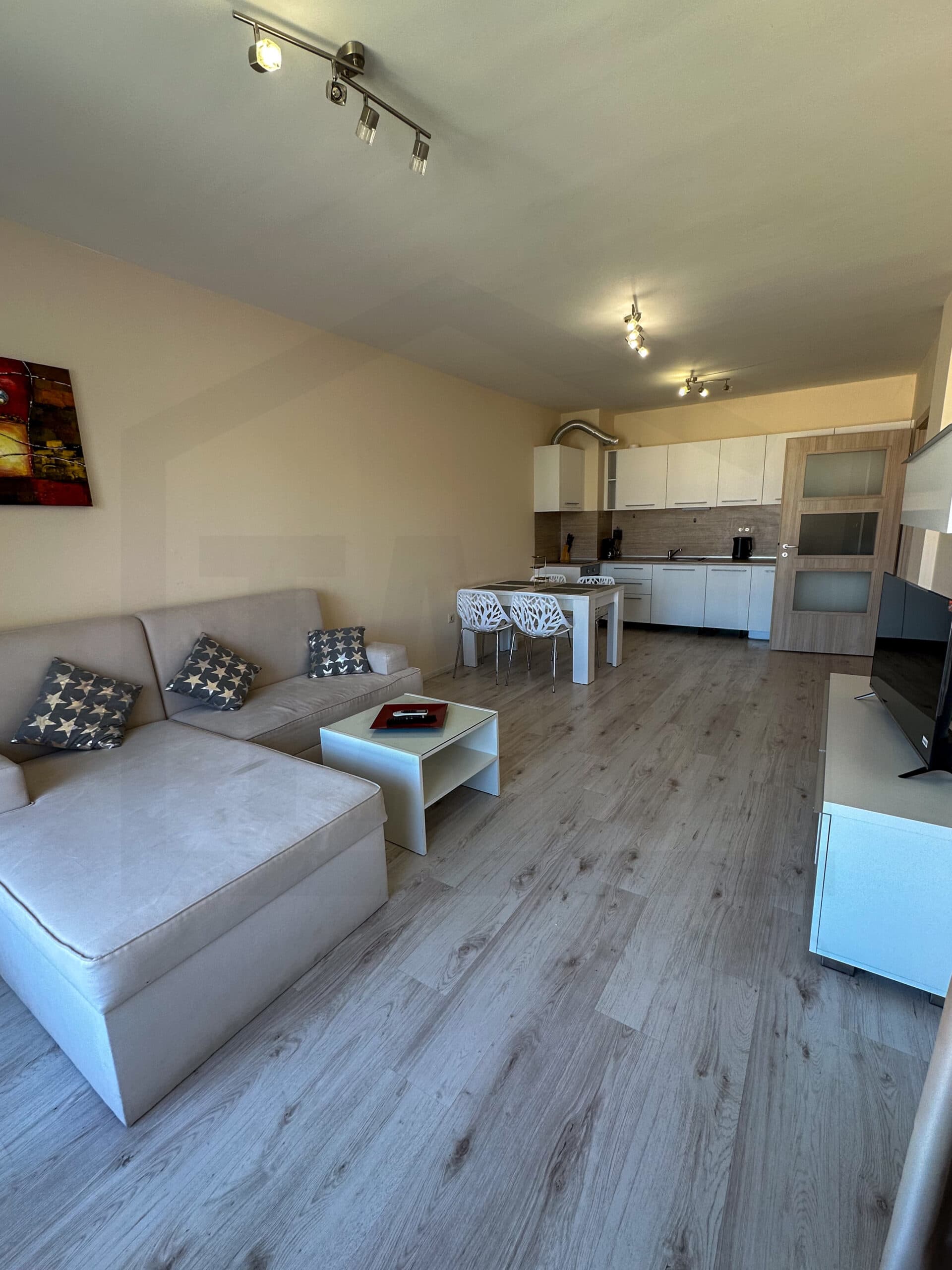 Varna south bay  2 стаен апартамент, 4